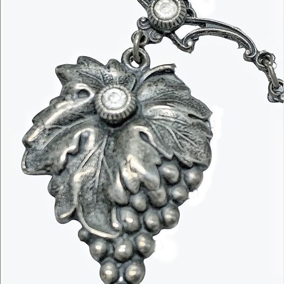 Vtg Banana Bob grape clusters Victorian necklace - Picture 3 of 12